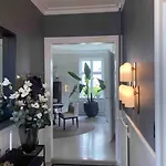 Villa Luxurious - Exceptional Location In Center With Free P *