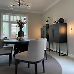 Luxurious - Exceptional Location In Center With Free P Willa Odense