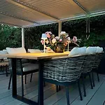Luxurious - Exceptional Location In Center With Free P