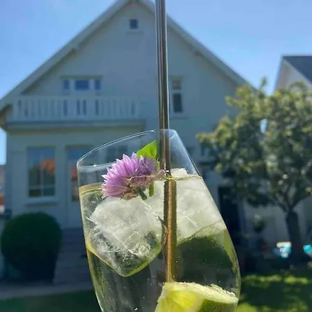 Luxurious - Exceptional Location In Center With Free P *