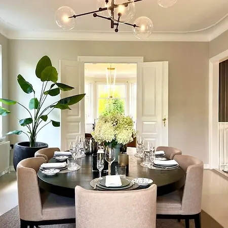 Luxurious - Exceptional Location In Center With Free P * Odense