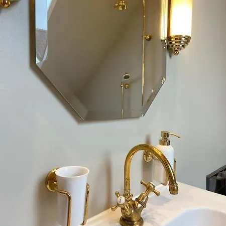 Luxury Villa - Exceptional Location In City Center With Free Parking וילה *