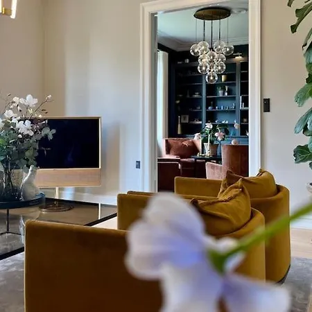 Luxury Villa - Exceptional Location In City Center With Free Parking וילה *