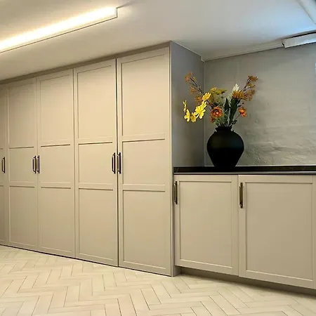 Luxury Villa - Exceptional Location In City Center With Free Parking