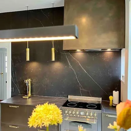 Villa Luxurious - Exceptional Location In Center With Free P *