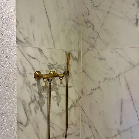 Luxurious - Exceptional Location In Center With Free P Villa *