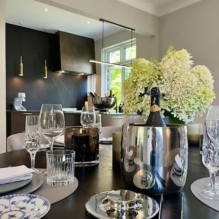 Luxurious - Exceptional Location In Center With Free P * Odense