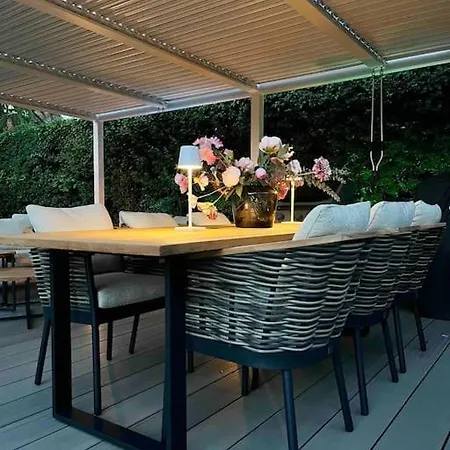Luxury Villa - Exceptional Location In City Center With Free Parking