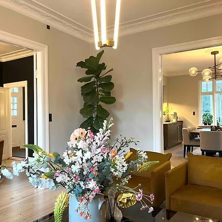 Luxury Villa - Exceptional Location In City Center With Free Parking אודנזה