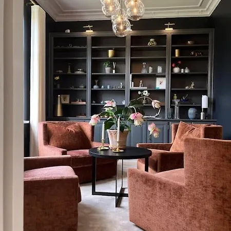 וילה Luxury Villa - Exceptional Location In City Center With Free Parking אודנזה