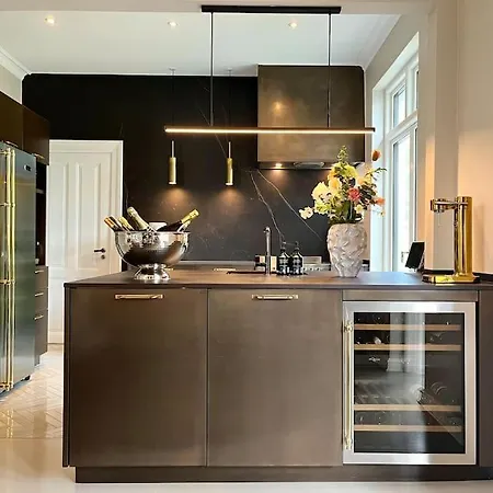 Luxurious - Exceptional Location In Center With Free P * Odense